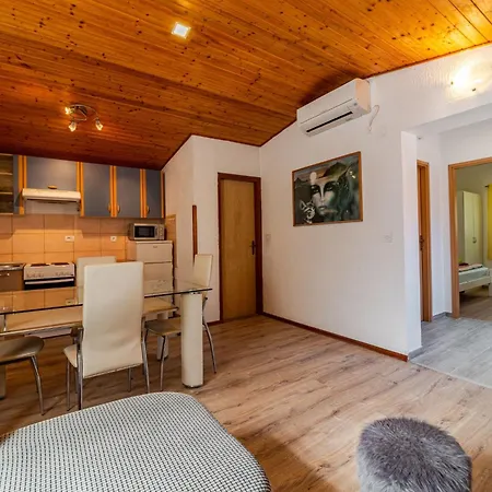Arijana2 Mit Privater Terrasse By Interhome 公寓 梅杜林