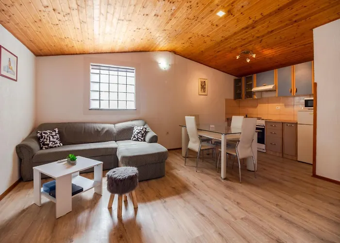 Arijana2 Mit Privater Terrasse By Interhome 메덜린