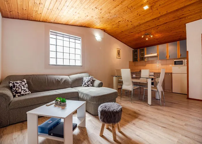 Arijana2 Mit Privater Terrasse By Interhome 메덜린