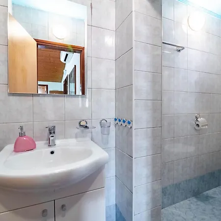Apartmán Arijana2 Mit Privater Terrasse By Interhome